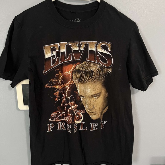 Other - Elvis graphic tee